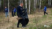 Алексей Текслер принял участие в субботнике в челябинском Экопарке