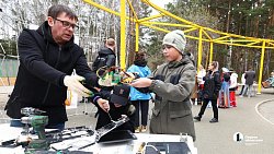 Алексей Текслер принял участие в субботнике в челябинском Экопарке