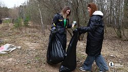 Алексей Текслер принял участие в субботнике в челябинском Экопарке