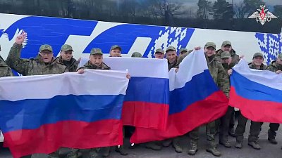 Бойцы из Каслей и Снежинска возвращаются на Родину после обмена пленными