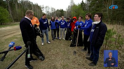 Алексей Текслер принял участие в субботнике