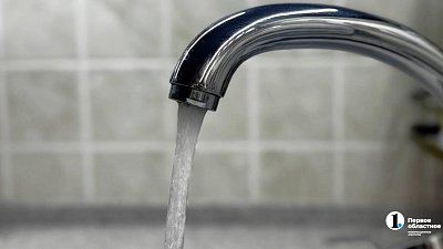 В трех районах Челябинска из кранов может политься зеленая вода