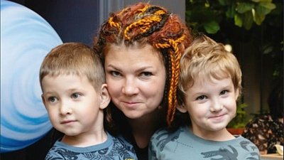 Мама близнецов из Миасса борется за полноценную жизнь сына с аутизмом