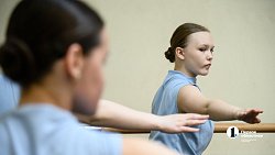 Зрителей Челябинского театра оперы и балета научили гранд плие и батман фраппе