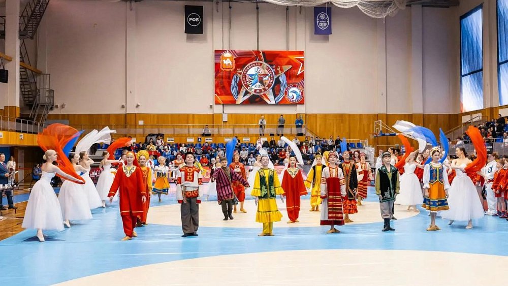 Более 400 самбистов собрало первенство УрФО в Челябинске