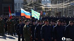 В центре Челябинска прошла репетиция построения войск к параду Победы