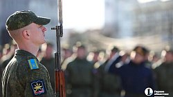 В центре Челябинска прошла репетиция построения войск к параду Победы