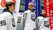 Игроки челябинского «Трактора» посетили турнир по хоккею в валенках