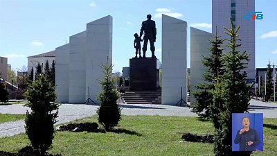 В Челябинске у мемориала «Солдатам правопорядка» высадили ели