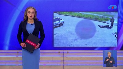 В Челябинске двое подростков на самокате сбили женщину