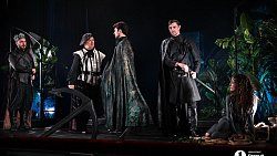 Челябинский Камерный театр вне родных стен поставил утопию Шекспира