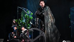 Челябинский Камерный театр вне родных стен поставил утопию Шекспира