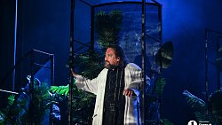 Челябинский Камерный театр вне родных стен поставил утопию Шекспира