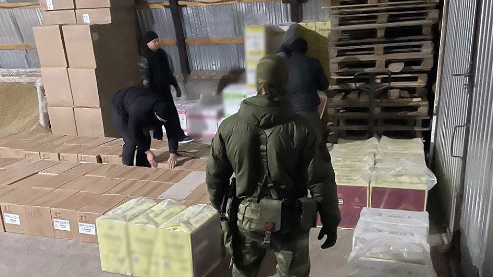 Предпринимателя из Троицка осудят за незаконный оборот алкоголя и сигарет