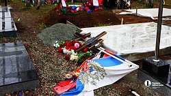Акция «Флаг Памяти» продолжилась в Челябинске на Андреевском кладбище