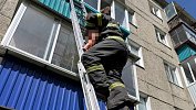 В Кыштыме из задымленного дома спасли мать с трехлетним ребенком