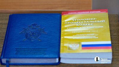 Прокуратура требует 300 тысяч с челябинской школы, где ребенок порезался о стеклянную дверь