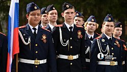 Почетный караул выставили у «Вечного огня» в Челябинске