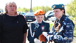 Необычный патруль поздравил челябинских водителей с Днем Победы