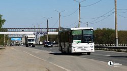 Необычный патруль поздравил челябинских водителей с Днем Победы