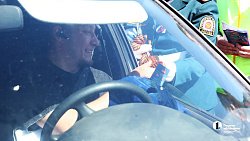 Необычный патруль поздравил челябинских водителей с Днем Победы