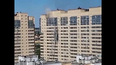 Женщину и ребенка спасли на пожаре в высотном доме в Челябинске