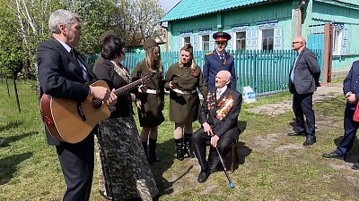 В Сосновском округе поздравили с наступающим Днем Победы 100-летнего ветерана