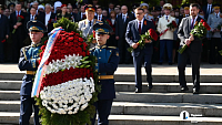 Челябинцы возложили цветы к мемориалу «Вечный огонь» на Аллее Славы