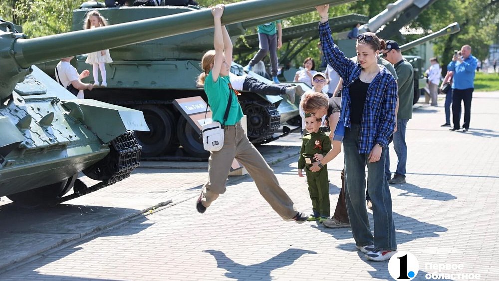 Челябинцам представили технику военных лет