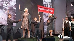 Пелагея и Дмитрий Дюжев выступили на концерте в Челябинске в честь 9 Мая