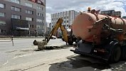 В центре Челябинска ограничили движение из-за провала асфальта