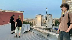 Четырех подростков сняли с крыши шестиэтажки в центре Челябинска