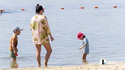 Челябинцы открыли пляжный сезон на трех городских водоемах
