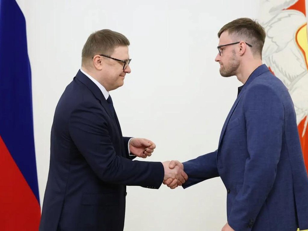 Алексей Текслер вручил государственные и региональные награды 47 южноуральцам