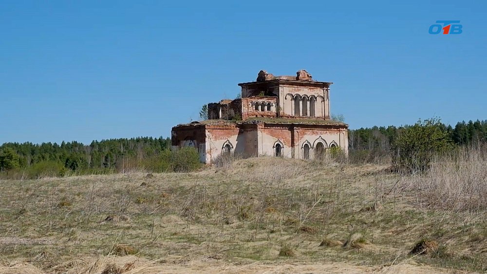 Южноуральские джиперы прошли по заброшенным храмам и святилищу Аллаки
