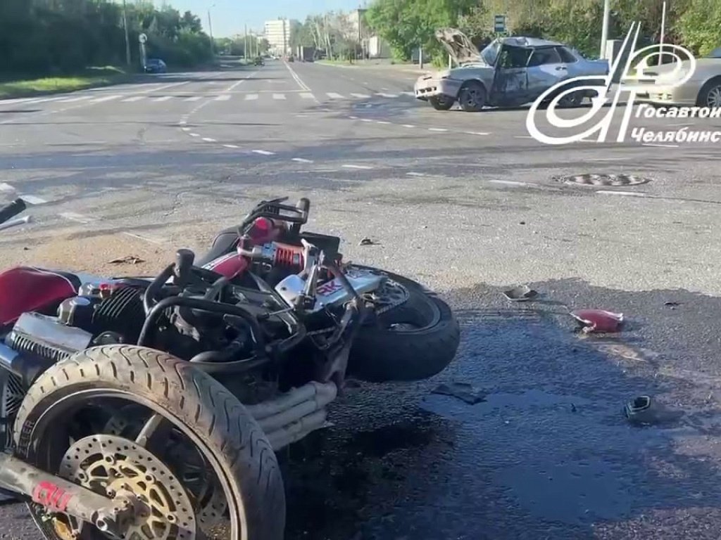 Мотоциклист погиб при столкновении с ВАЗом в Челябинске