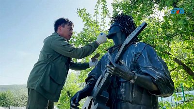Южноуралец создает памятник Виктору Цою