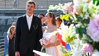 Челябинцы в среднем закладывают на организацию свадьбы 450 000 рублей