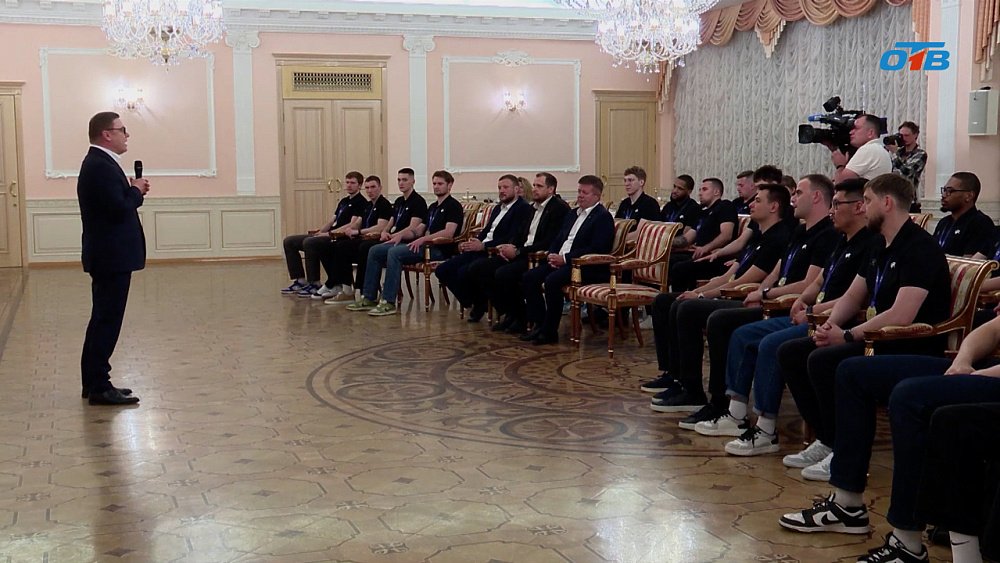 Алексей Текслер поздравил «ЧБК» с чемпионством