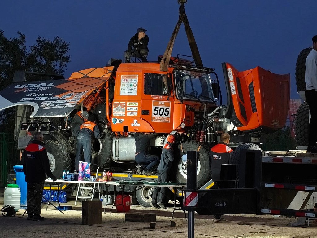 Команда URAL MOTORSPORT потеряла один грузовик на ралли Taklimakan в Китае
