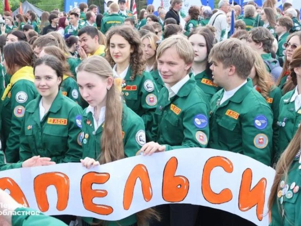 Летняя подработка не лишит подростков Челябинской области пособий и пенсий
