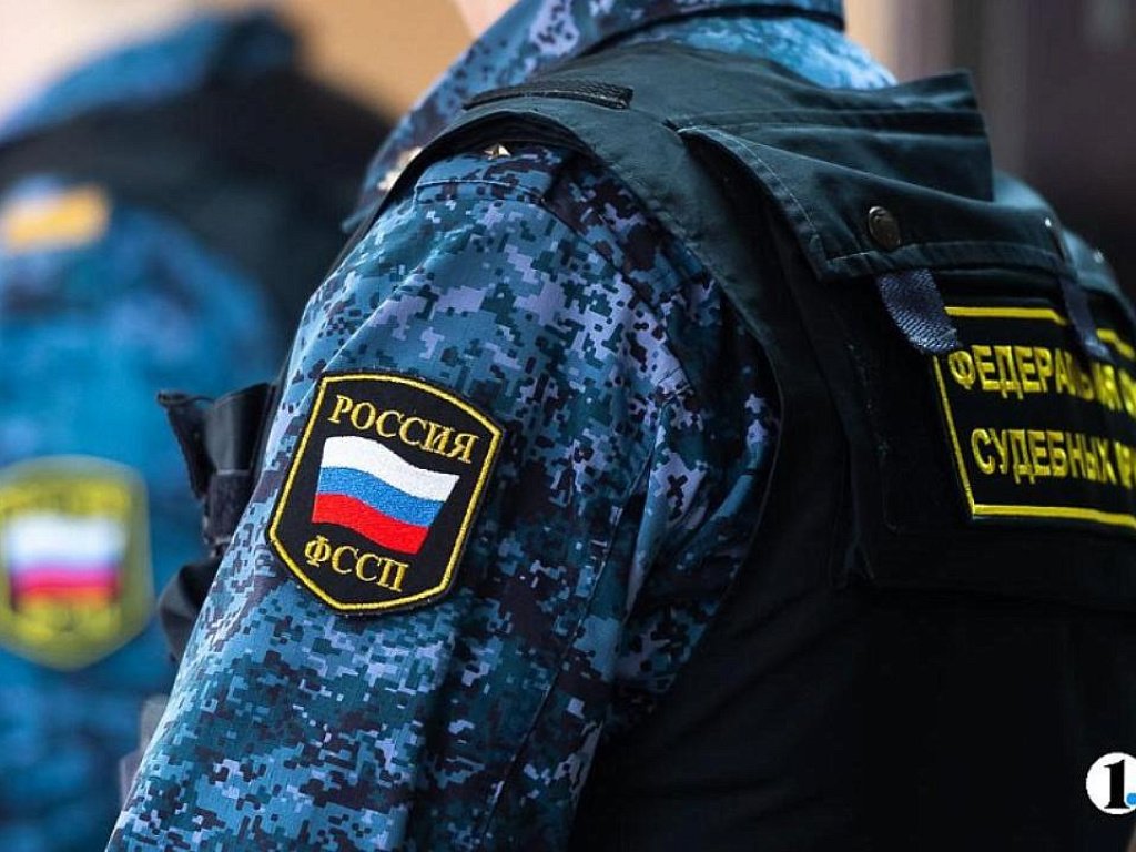 Почти миллион рублей алиментов задолжал известный повар из Магнитогорска