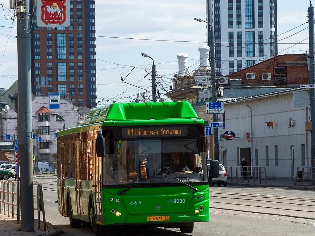 В Челябинске в 35 автобусах и троллейбусах не работали кондиционеры
