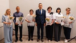 В Челябинске наградили сотню лучших соцработников