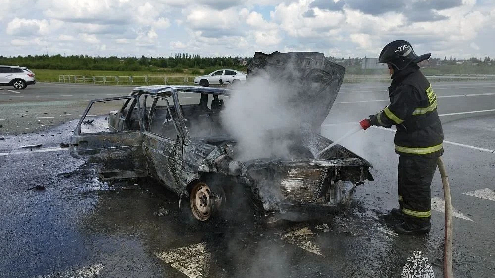 В Аргаяшском округе в ДТП загорелась машина