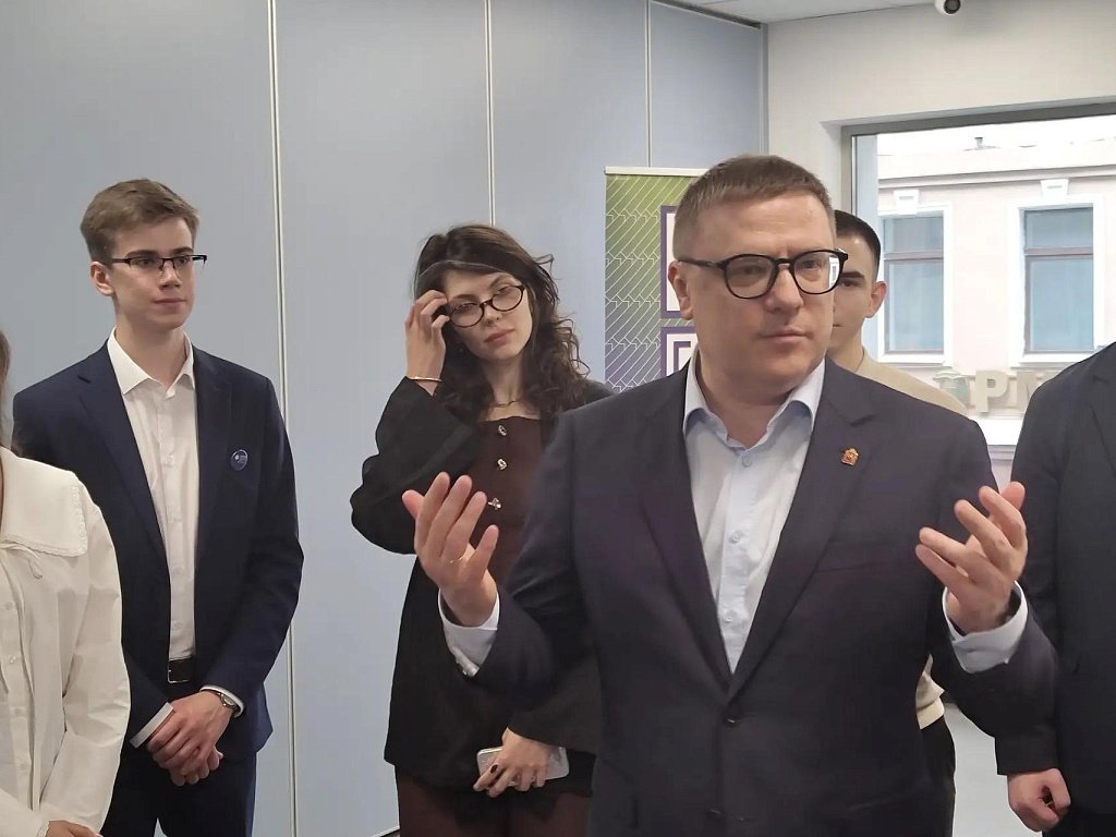 Алексей Текслер оценил проекты студентов ВШЭ для Челябинской области
