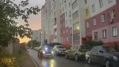 В Челябинске задержали водителя без прав с незаконными спецсигналами
