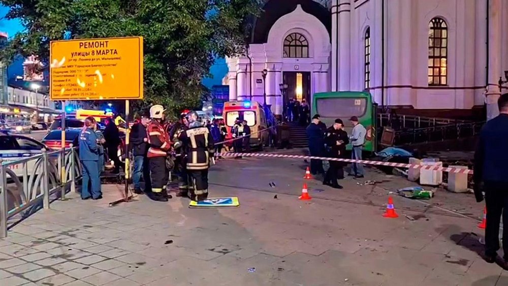 В Екатеринбурге автобус после ДТП сбил насмерть четверых пешеходов