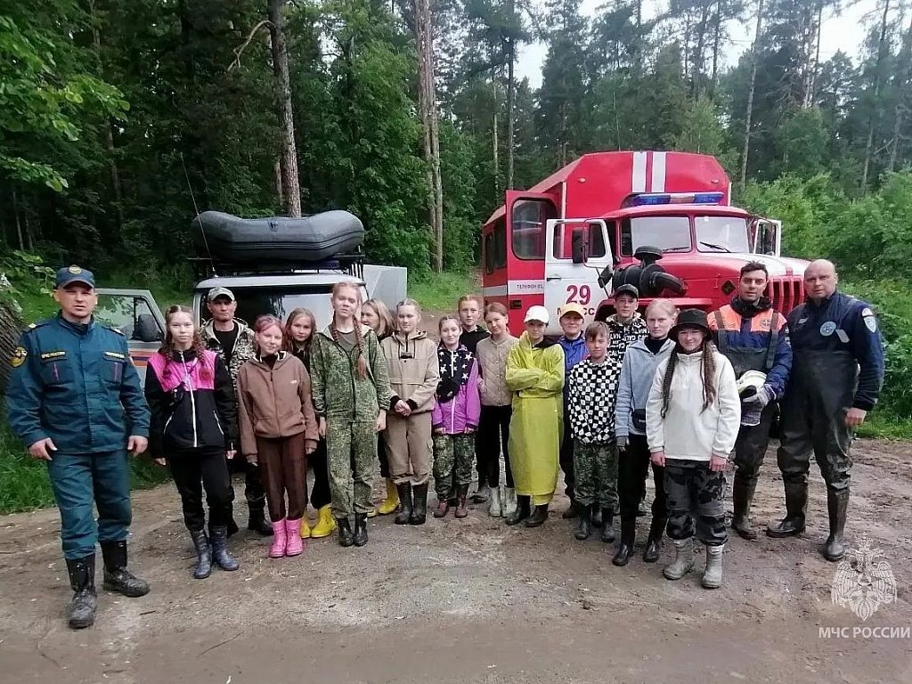 В Миассе спасли группу из 16 туристов, застрявших у реки Куштумги