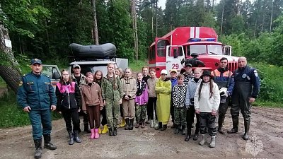 В Миассе спасли группу из 16 туристов, застрявших у реки Куштумги